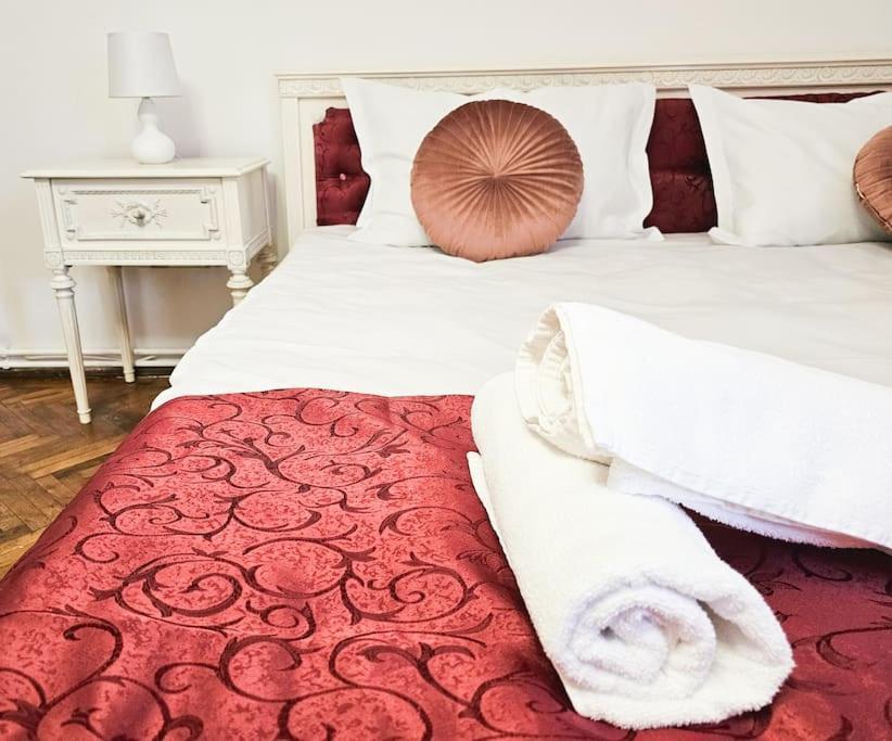 Apartamento Ludovic Boutique Braşov Exterior foto